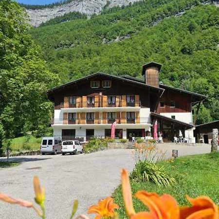 Hotel Et Centre De Vacances Le Choucas Sixt-Fer-a-Cheval Exterior foto
